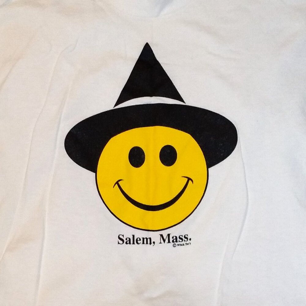 Vintage White Smiley Face with Witch Hat T-shirt from Salem, Mass – Size Medium - Picture 2 of 7
